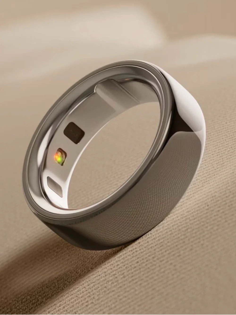 Oura Smart Ring 4 in Polished Silver Size 8